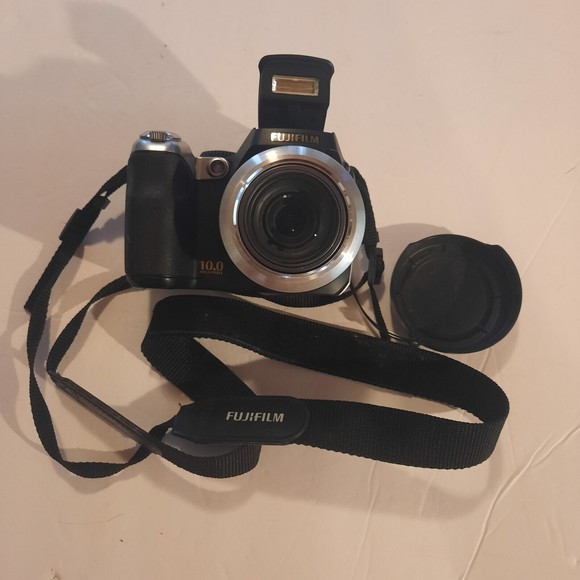 Fuji FinePix S8100fd Compact Digital Bridge Camera 10MP 27-86mm 18x Zoom Lens - Picture 14 of 14